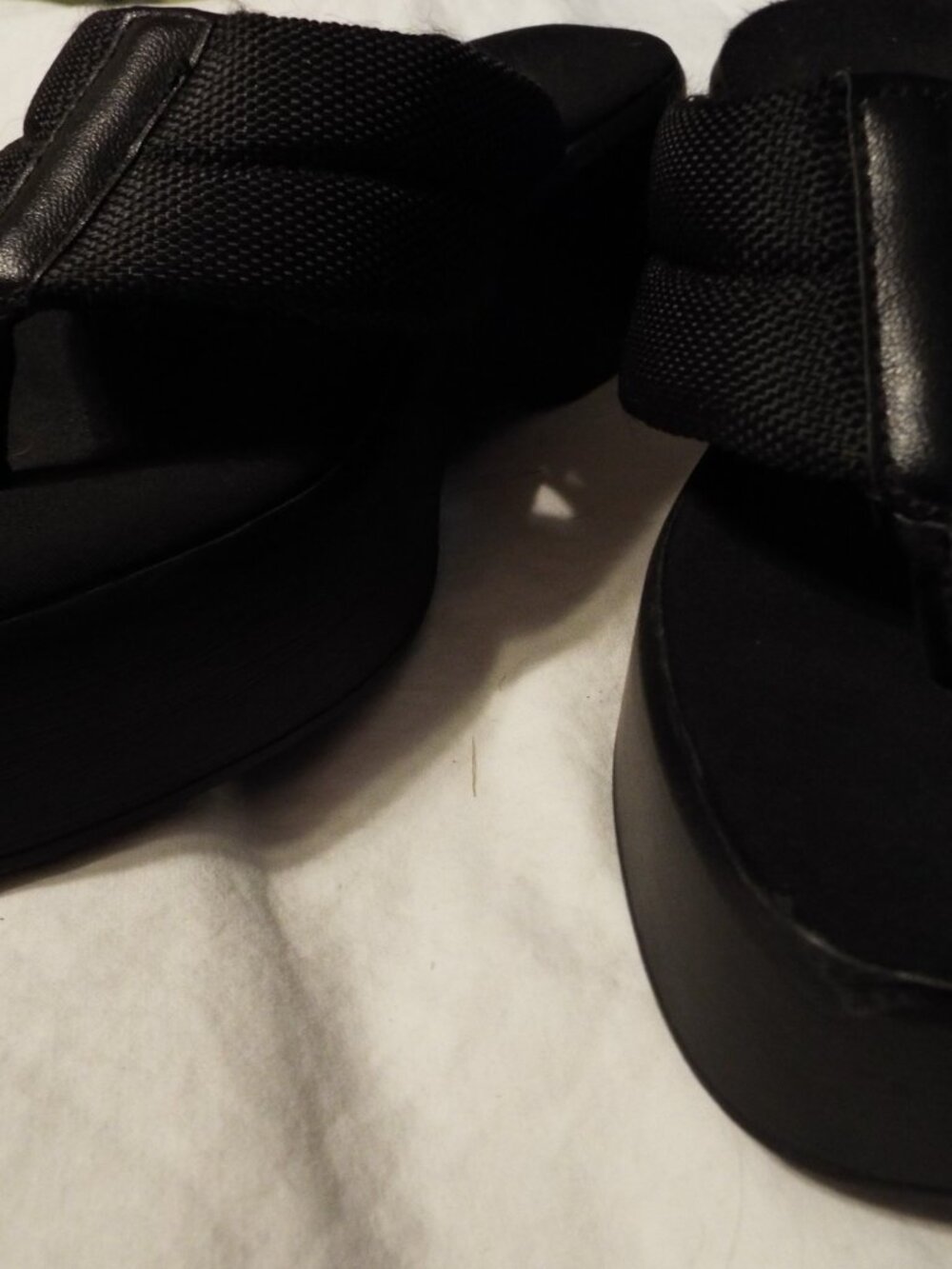 Wild Fable Black Wedge Heel Thong Sandals Size 8 - Picture 7 of 7